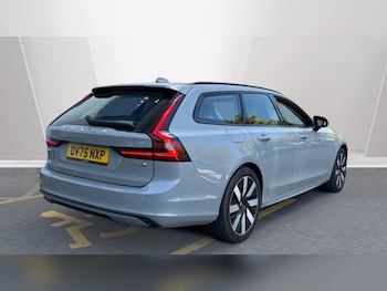 Used Volvo V90 2025 for sale - 76015217: Photo 2