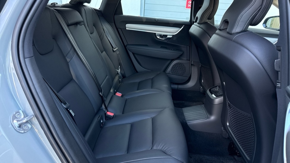 Used Volvo V90 2025 for sale - 76015217: Photo 6