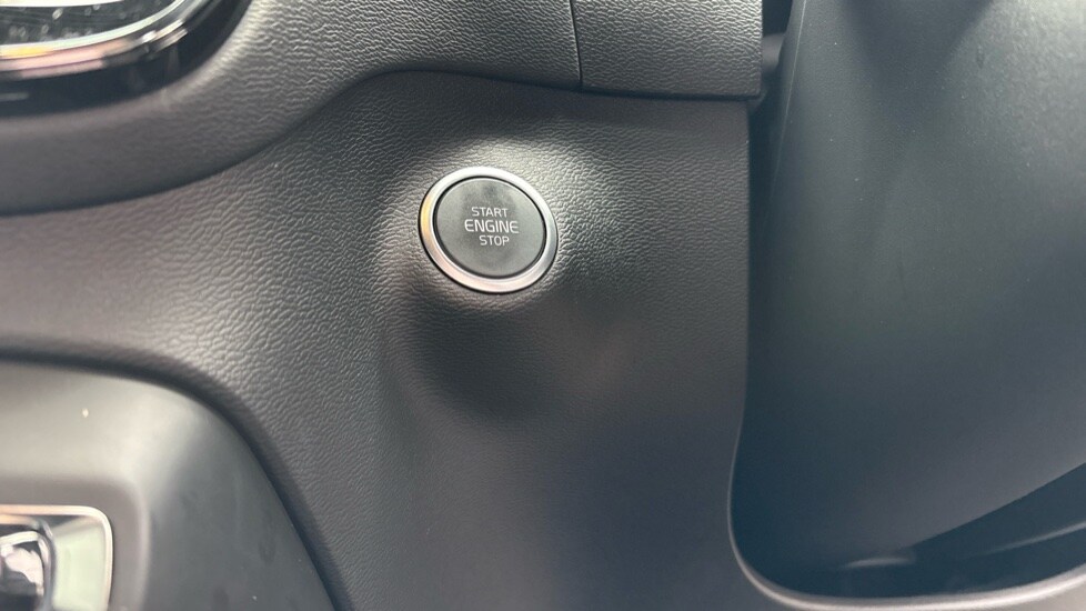 Used Volvo XC40 2023 for sale - 77855746: Photo 15