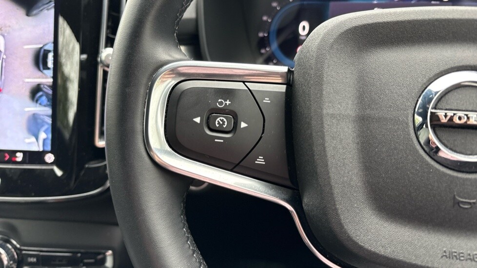 Used Volvo XC40 2023 for sale - 77855746: Photo 21