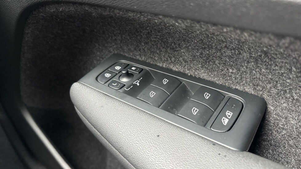 Used Volvo XC40 2023 for sale - 77855746: Photo 24