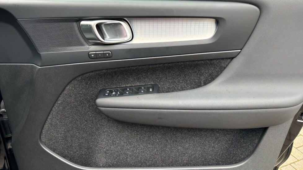 Used Volvo XC40 2023 for sale - 77855746: Photo 29