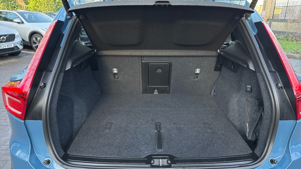 Used Volvo XC40 2024 for sale - 77063382: Photo 19