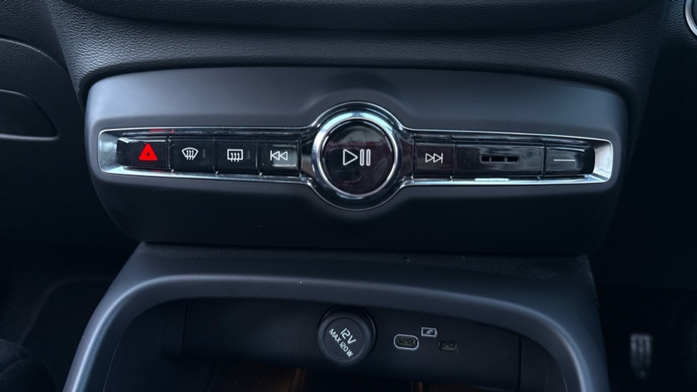 Used Volvo XC40 2024 for sale - 77063382: Photo 38