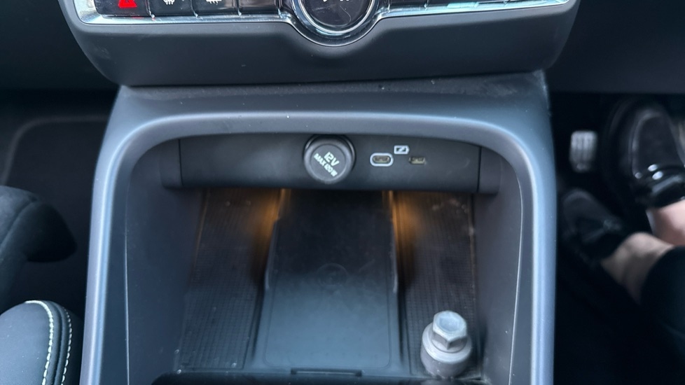 Used Volvo XC40 2024 for sale - 77063382: Photo 39