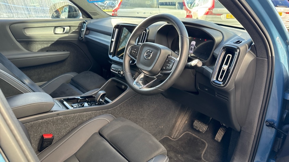 Used Volvo XC40 2024 for sale - 77063382: Photo 4