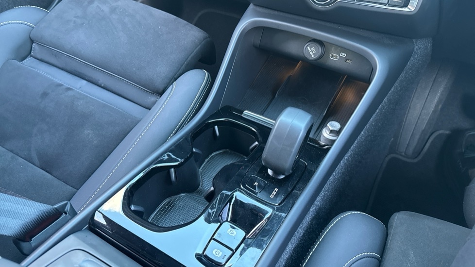 Used Volvo XC40 2024 for sale - 77063382: Photo 40