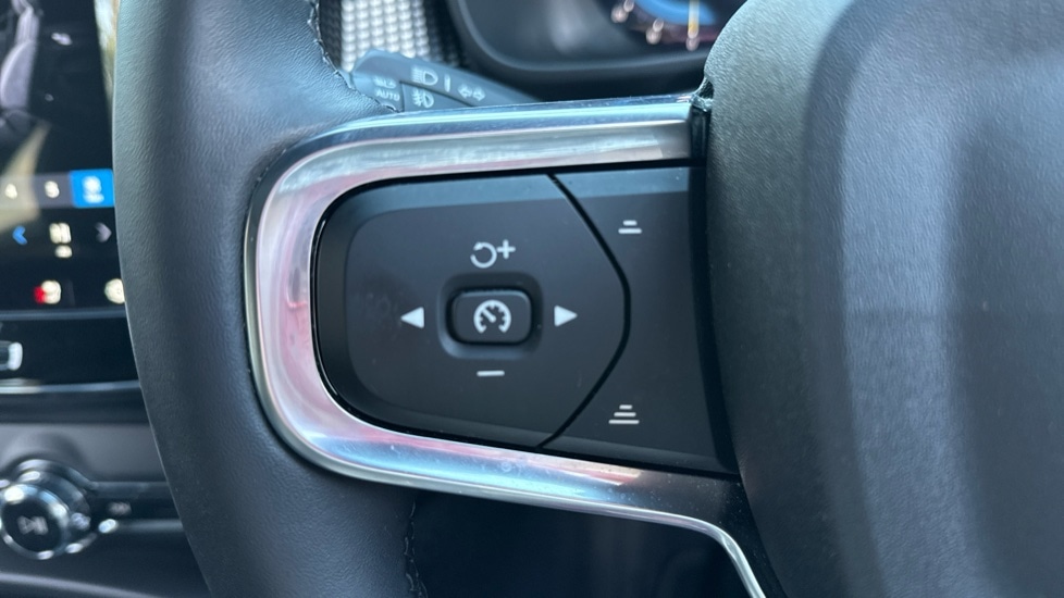 Used Volvo XC40 2024 for sale - 77063382: Photo 42