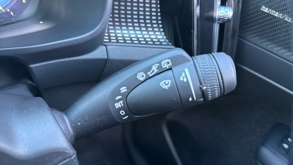 Used Volvo XC40 2024 for sale - 77063382: Photo 43