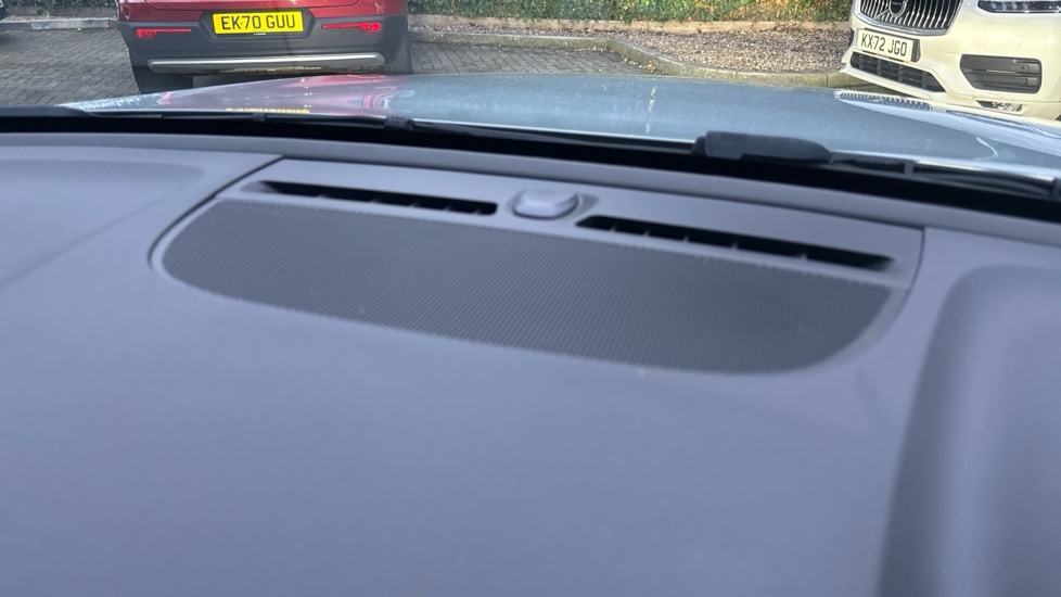 Used Volvo XC40 2024 for sale - 77321404: Photo 43