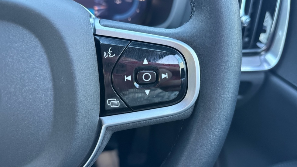 Used Volvo V60 2025 for sale - 77239470: Photo 39