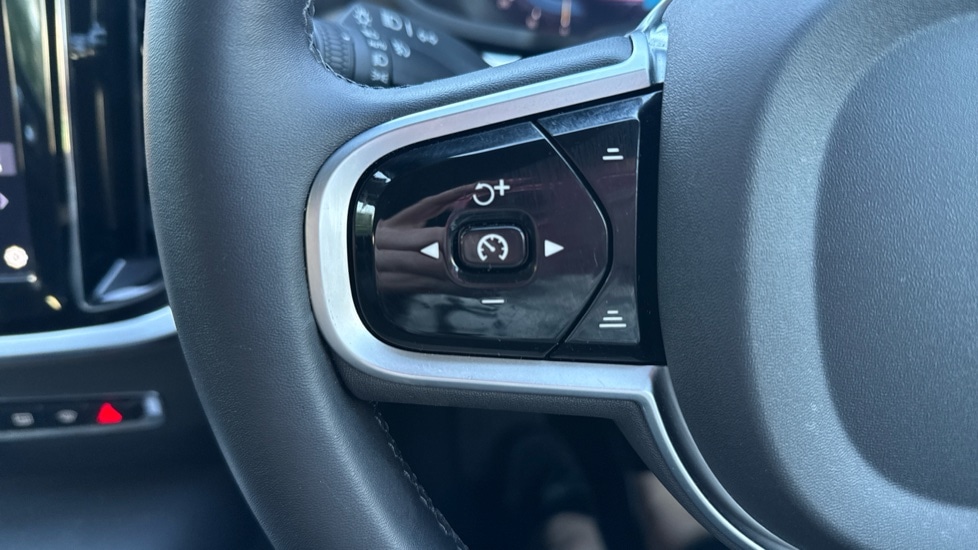 Used Volvo V60 2025 for sale - 77239470: Photo 41