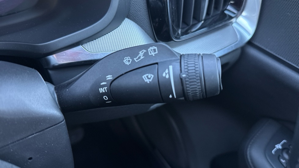 Used Volvo V60 2025 for sale - 77239470: Photo 42