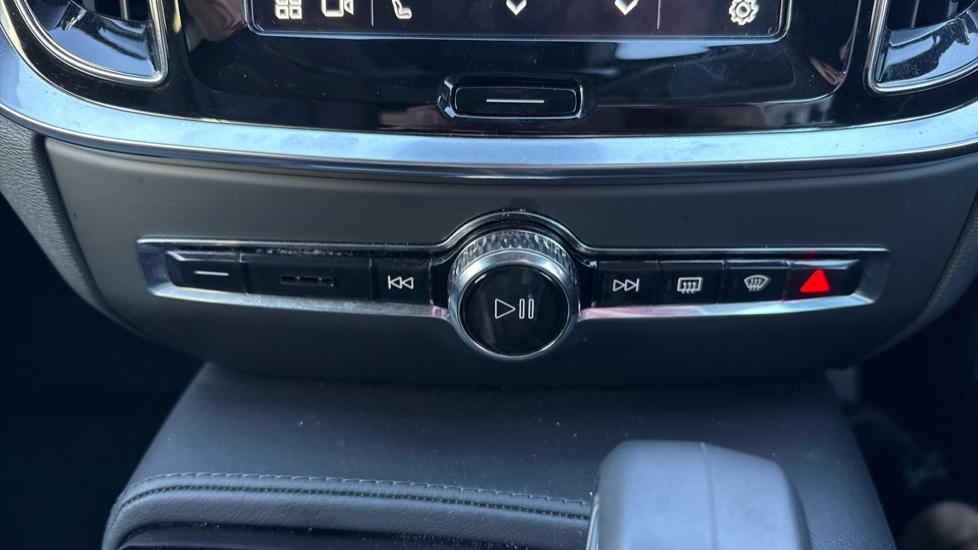 Used Volvo V60 2025 for sale - 77239470: Photo 46