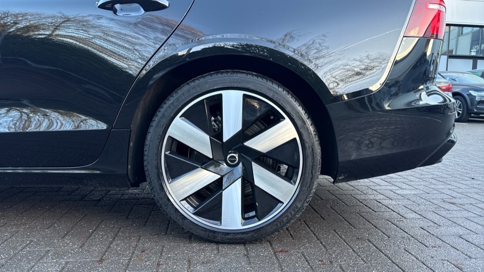 Used Volvo V60 2025 for sale - 77239470: Photo 9