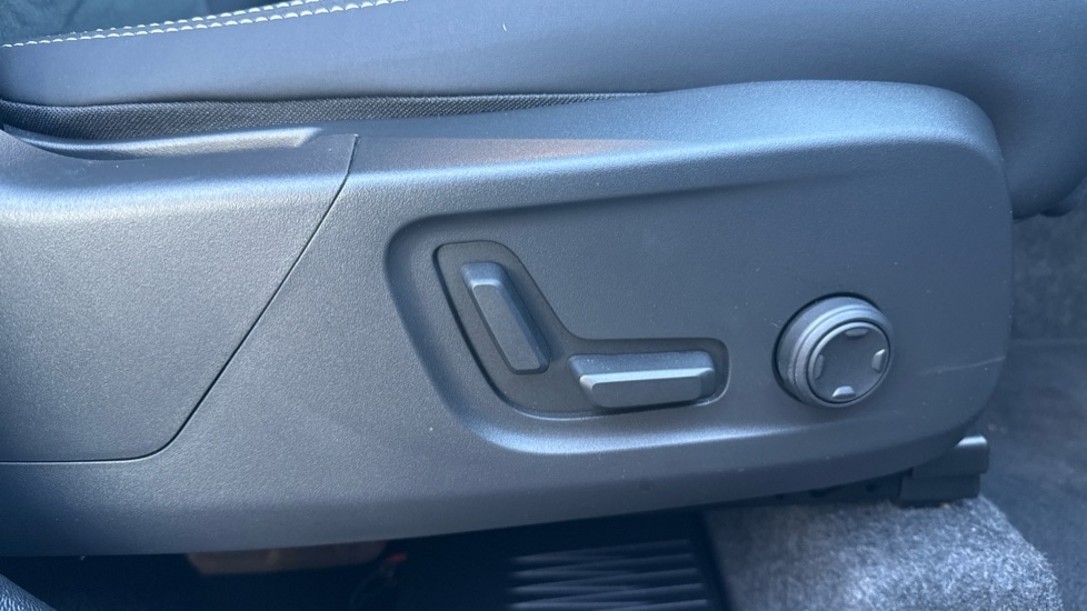 Used Volvo XC40 2025 for sale - 77186294: Photo 28