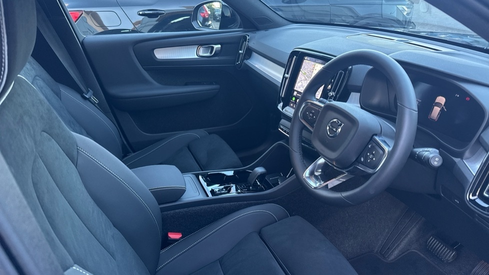 Used Volvo XC40 2025 for sale - 77186294: Photo 4