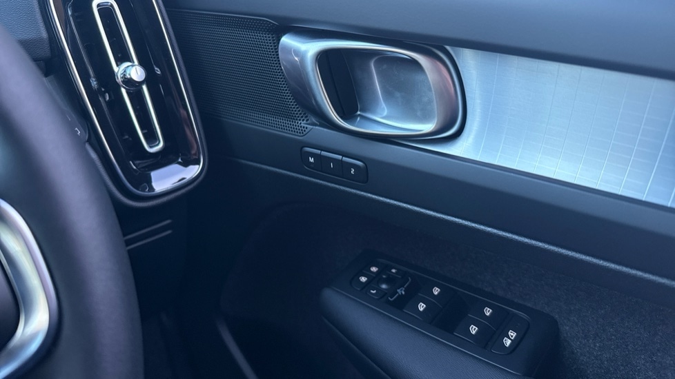 Used Volvo XC40 2025 for sale - 77186294: Photo 44