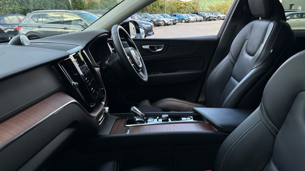 Used Volvo XC60 2024 for sale - 76901316: Photo 23