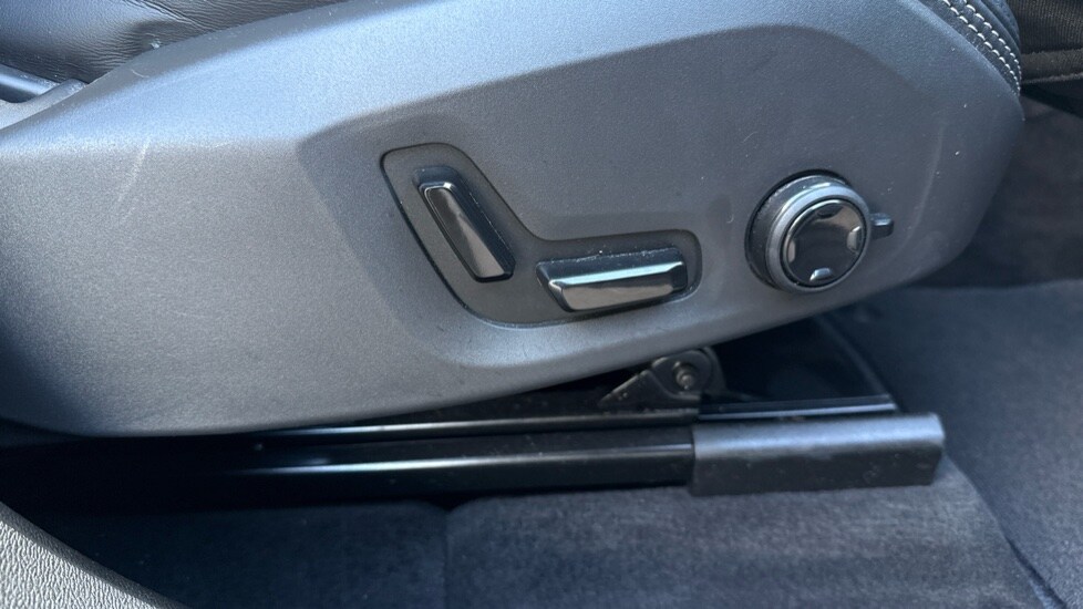 Used Volvo XC60 2024 for sale - 76901316: Photo 32