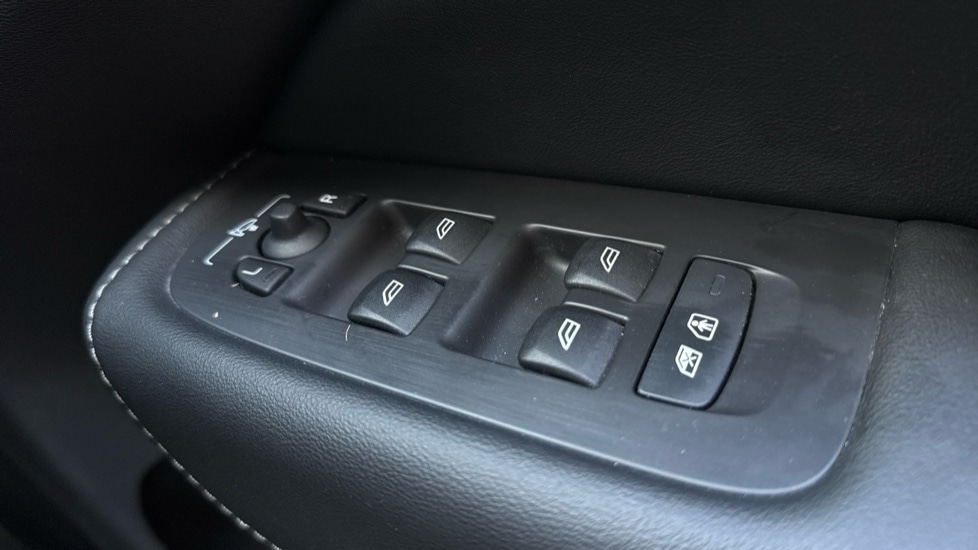 Used Volvo XC60 2024 for sale - 76901316: Photo 45