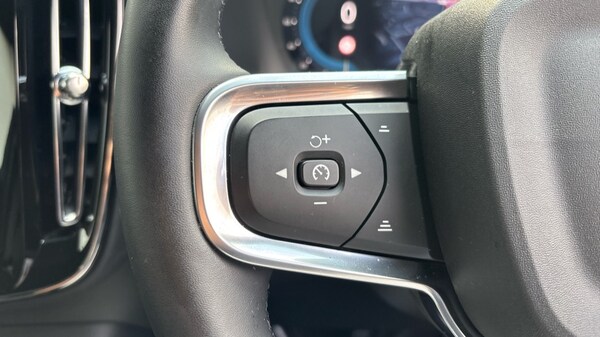 Used Volvo XC40 2025 for sale - 75815434: Photo 15