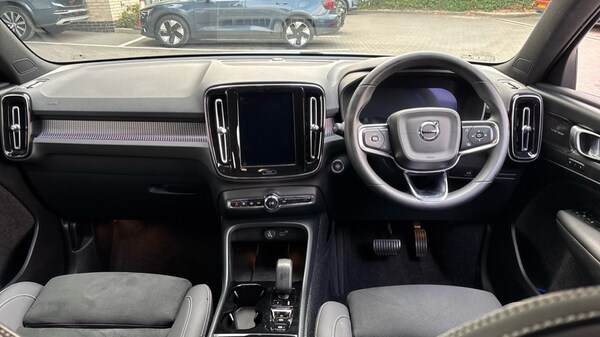 Used Volvo XC40 2025 for sale - 75815434: Photo 5