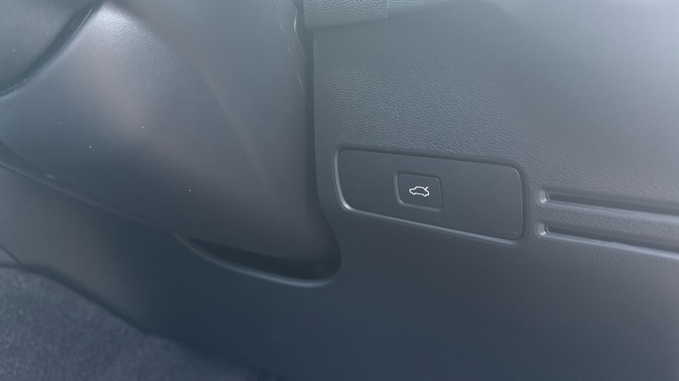 Used Volvo XC40 2025 for sale - 77316068: Photo 35