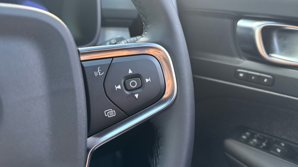 Used Volvo XC40 2025 for sale - 77316068: Photo 41