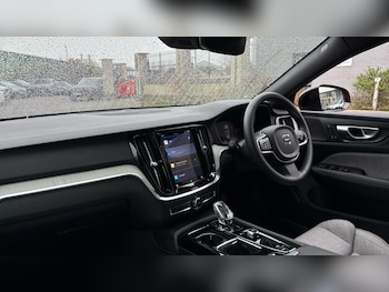 Used Volvo V60 2024 for sale - 75472782: Photo