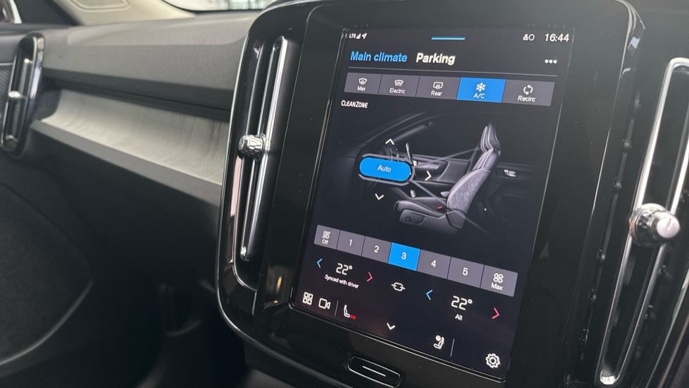 Used Volvo XC40 2025 for sale - 77638179: Photo 15