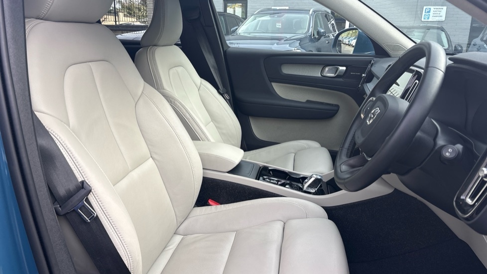 Used Volvo XC40 2025 for sale - 77982973: Photo 31