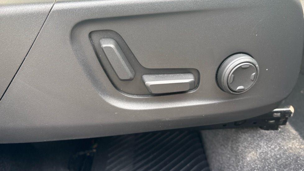 Used Volvo XC40 2025 for sale - 77982973: Photo 32