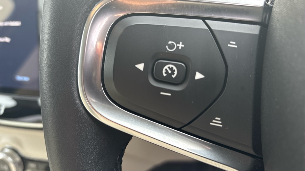 Used Volvo XC40 2025 for sale - 77982973: Photo 34