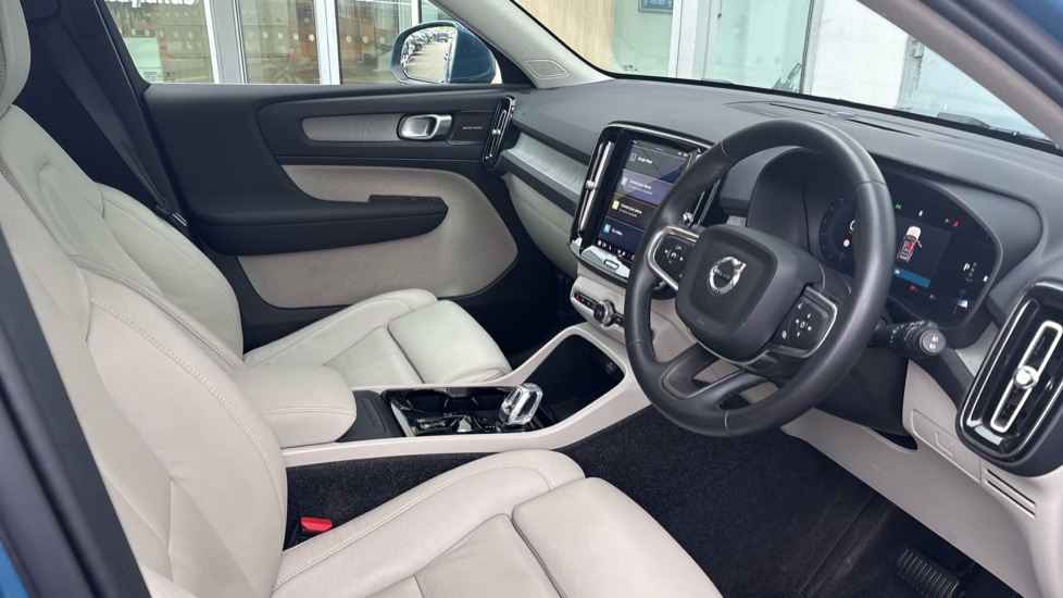 Used Volvo XC40 2025 for sale - 77982973: Photo 4