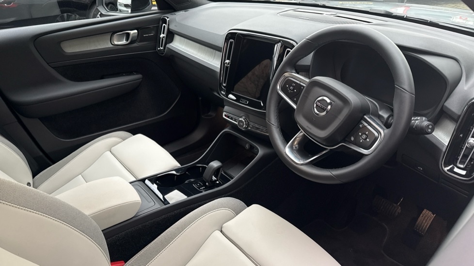 Used Volvo EX40 2025 for sale - 78152485: Photo 4