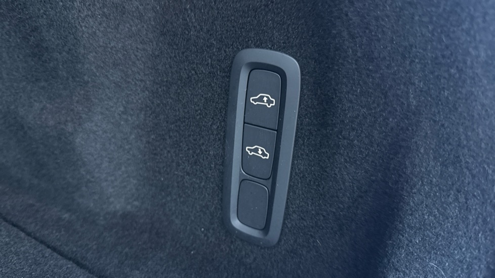 Used Volvo XC60 2025 for sale - 77630762: Photo 15