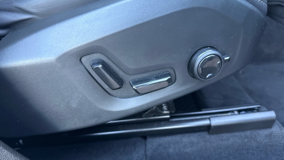 Used Volvo XC60 2025 for sale - 77630762: Photo 41