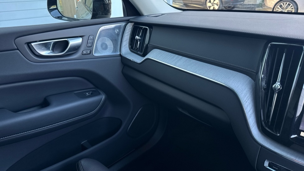 Used Volvo XC60 2025 for sale - 77630762: Photo 53