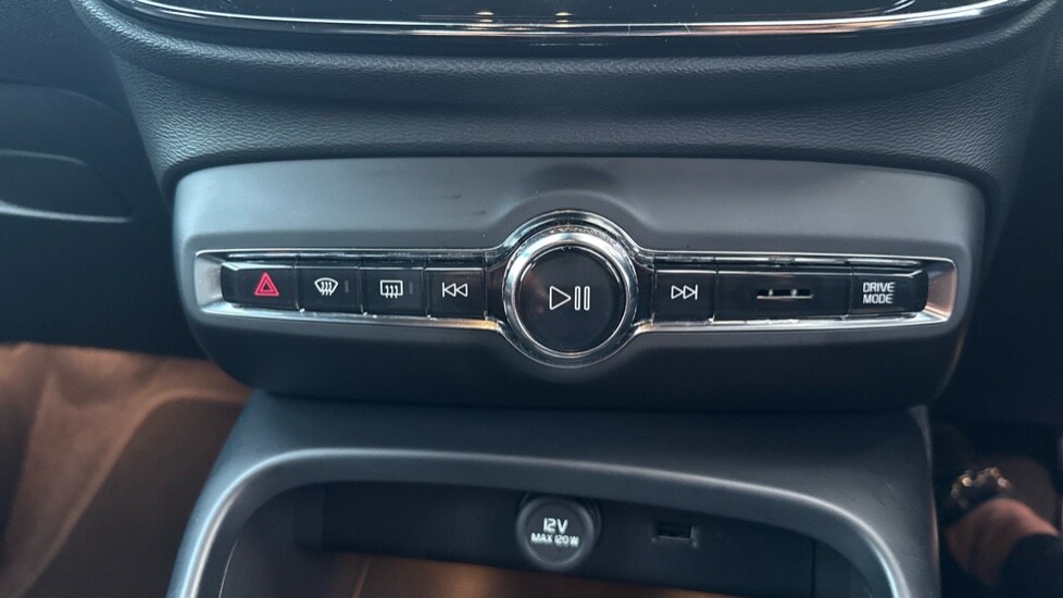 Used Volvo XC40 2021 for sale - 77685627: Photo 42