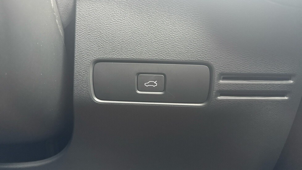 Used Volvo C40 2023 for sale - 78102915: Photo 37