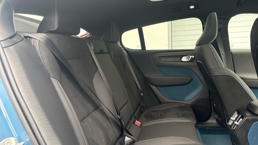 Used Volvo C40 2023 for sale - 78102915: Photo 6