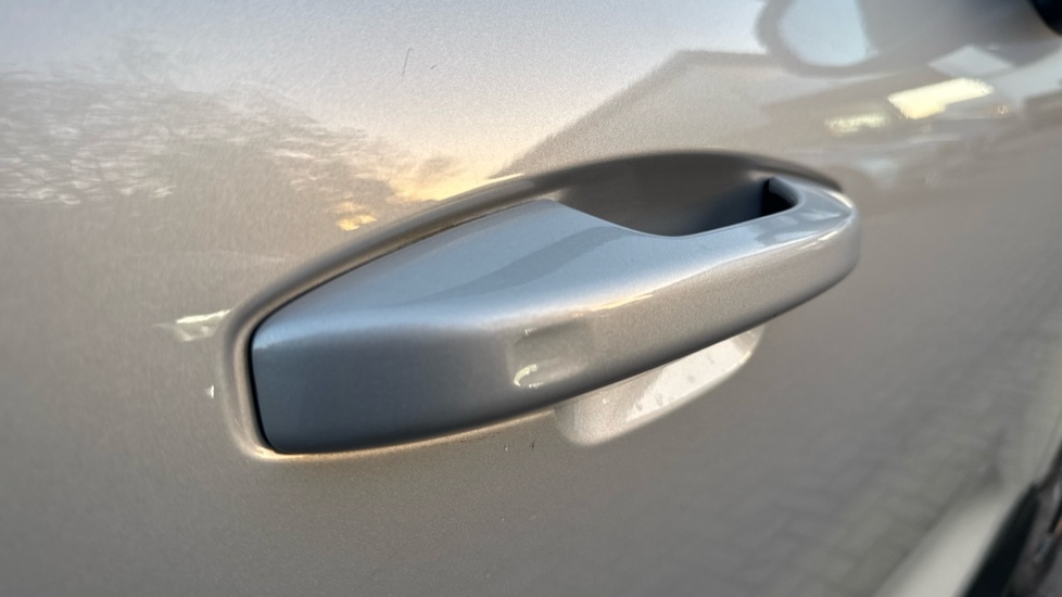 Used Volvo XC40 2023 for sale - 76696390: Photo 23