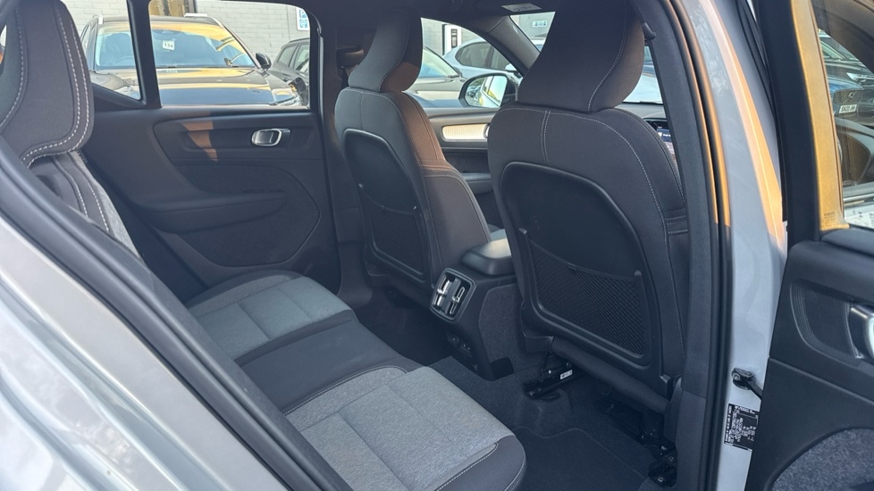 Used Volvo XC40 2023 for sale - 76696390: Photo 28