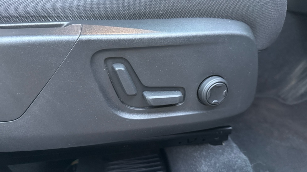 Used Volvo XC40 2023 for sale - 76696390: Photo 29