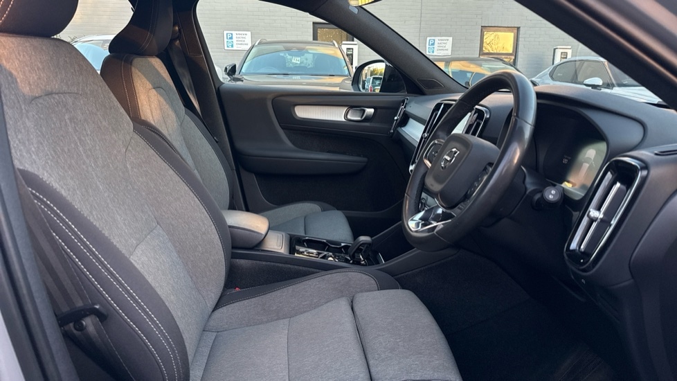 Used Volvo XC40 2023 for sale - 76696390: Photo 34