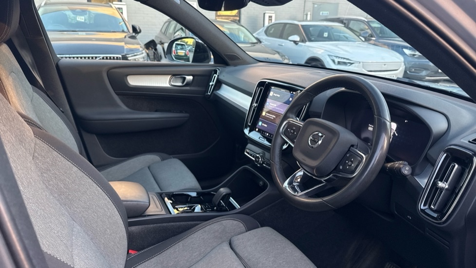 Used Volvo XC40 2023 for sale - 76696390: Photo 4