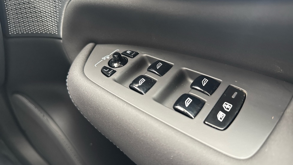 Used Volvo XC90 2026 for sale - 77791180: Photo 41