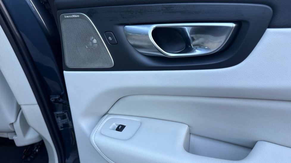 Used Volvo XC60 2025 for sale - 76942929: Photo 15