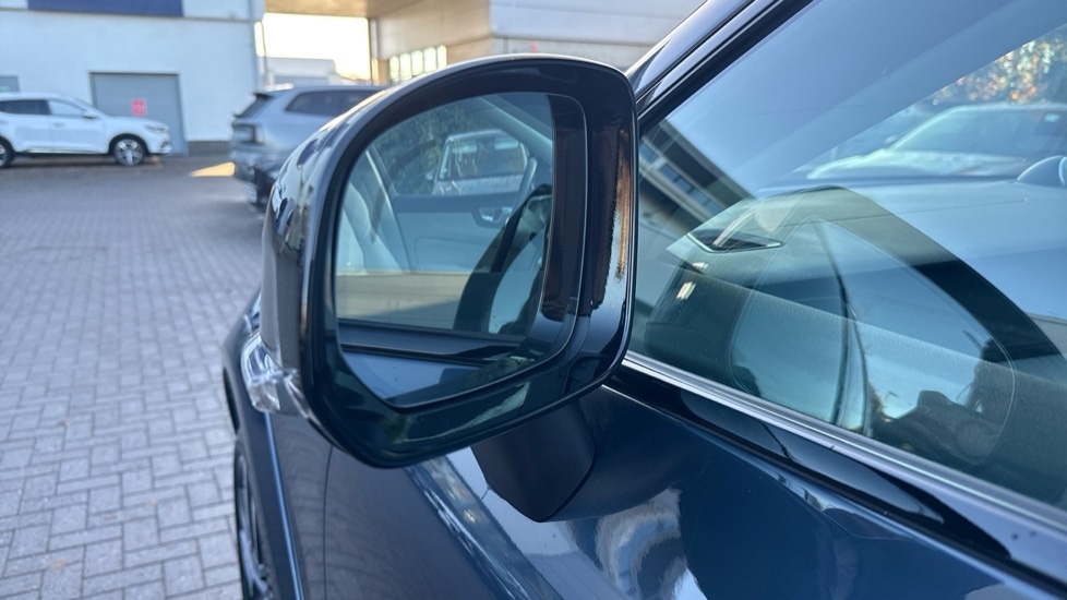 Used Volvo XC60 2025 for sale - 76942929: Photo 28